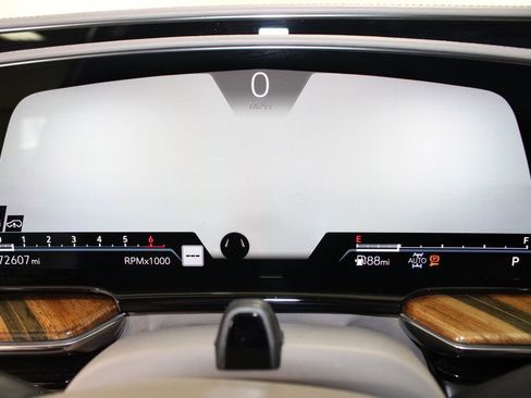 Used 2021 Cadillac Escalade Premium Luxury Platinum w/ Heavy-Duty Trailer Package image 39