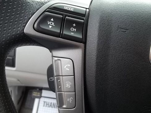 Used 2014 Honda Odyssey LX image 17