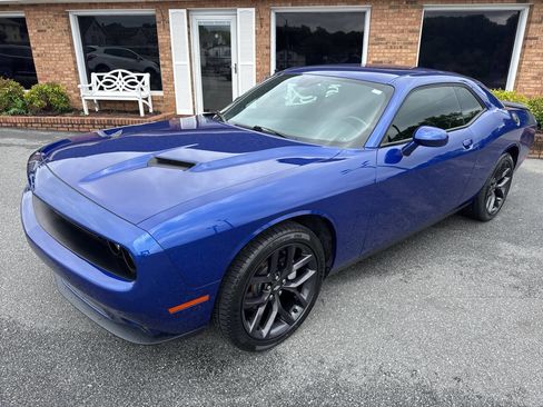Used 2021 Dodge Challenger SXT w/ Blacktop Package image 5
