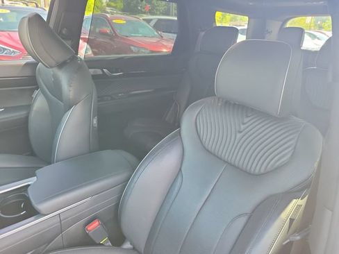 Used 2025 Hyundai Palisade Calligraphy FWD image 18