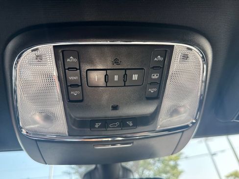Used 2019 Jeep Grand Cherokee Limited w/ Luxury Group II AWD/4WD image 37