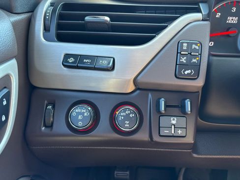 Used 2016 GMC Yukon XL Denali w/ Open Road Package AWD/4WD image 43