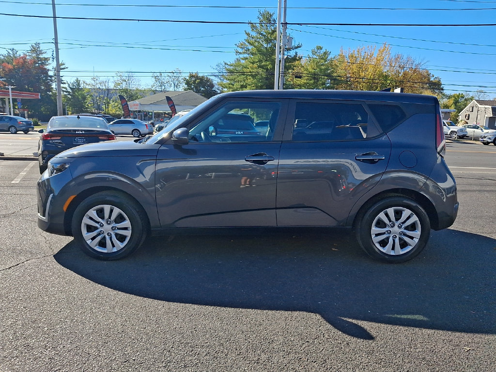 Used 2023 Kia Soul LX FWD image 7