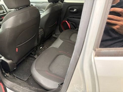 Used 2016 Jeep Renegade Trailhawk AWD/4WD image 18