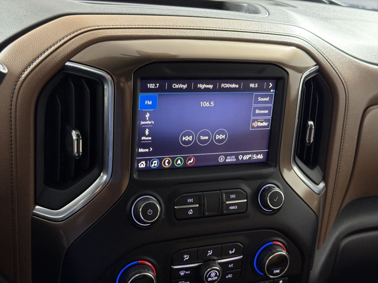 Used 2020 Chevrolet Silverado 1500 High Country AWD/4WD image 18
