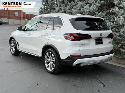 Used 2025 BMW X5 xDrive50e image 5
