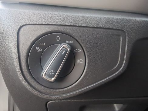 Used 2022 Volkswagen Atlas SE image 17