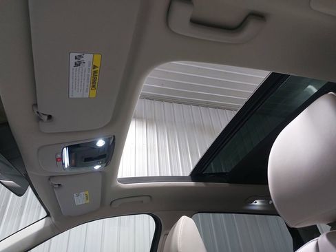 Used 2025 Kia Sorento SX image 32