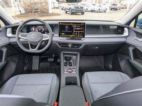 New 2026 Volkswagen Tiguan SE image 17