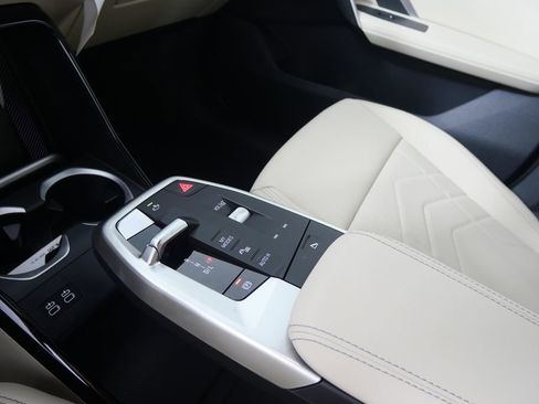 Used 2025 BMW X1 xDrive28i w/ Convenience Package image 23