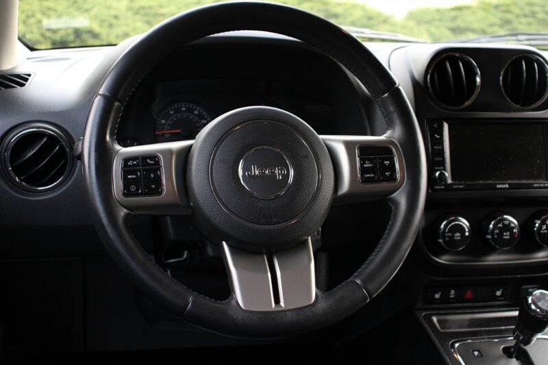 Used 2016 Jeep Patriot High Altitude AWD/4WD image 16