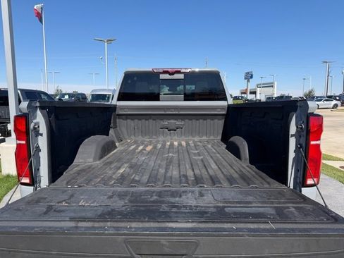 Used 2025 Chevrolet Silverado 2500 ZR2 w/ Technology Package image 7