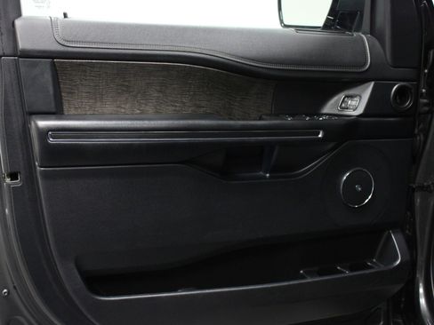 Used 2019 Ford Expedition Limited w/ Equipment Group 301A image 11