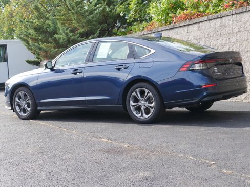 Used 2024 Honda Accord EX image 4