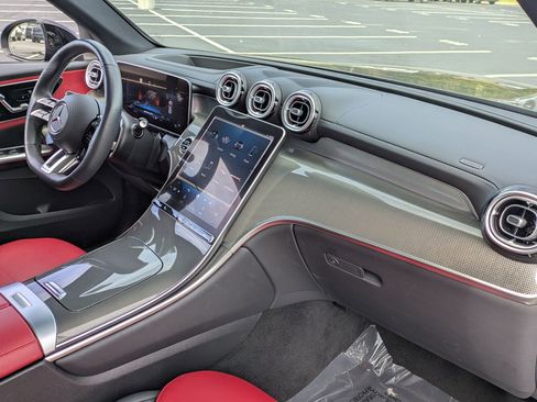 Certified 2024 Mercedes-Benz GLC 43 AMG 4MATIC image 33