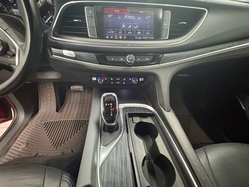 Used 2020 Buick Enclave Essence FWD image 23