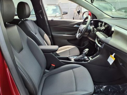 Certified 2024 Buick Encore GX Preferred FWD image 6