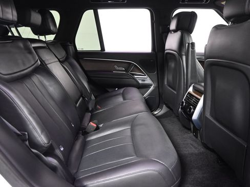 Used 2025 Land Rover Range Rover SE AWD/4WD image 17