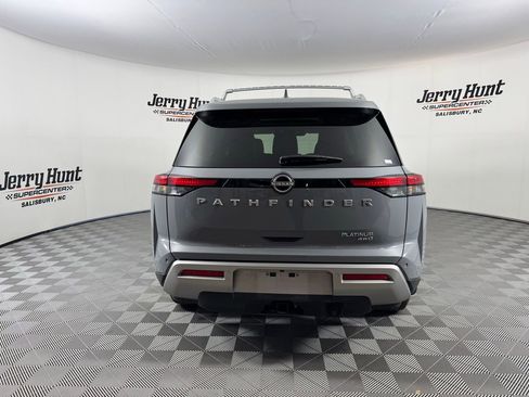 Used 2025 Nissan Pathfinder Platinum image 10