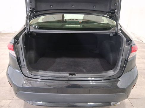 Used 2022 Toyota Corolla LE FWD image 29