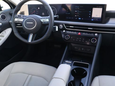 Certified 2025 Hyundai Sonata SEL FWD image 9