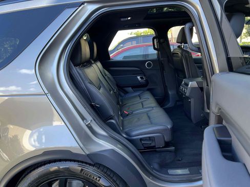 Used 2018 Land Rover Discovery HSE AWD/4WD image 33