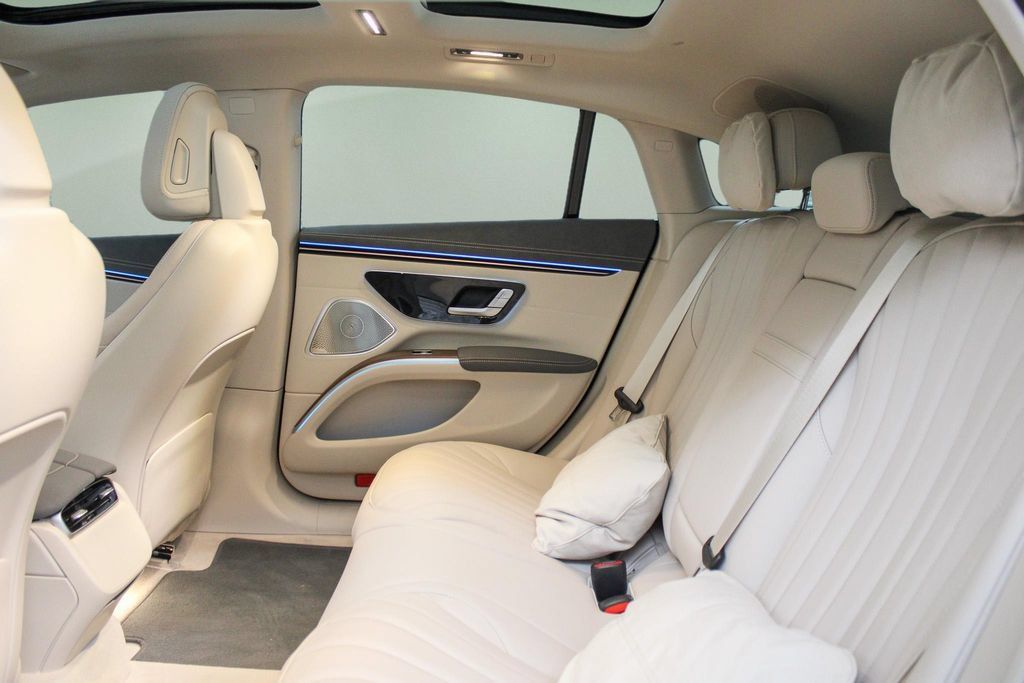 Used 2023 Mercedes-Benz EQS 580 4MATIC Sedan image 26