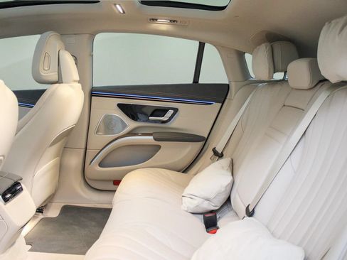 Used 2023 Mercedes-Benz EQS 580 4MATIC Sedan image 26