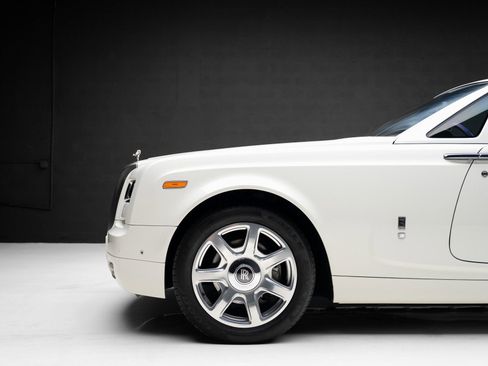 Used 2013 Rolls-Royce Phantom Drophead Coupe RWD image 21