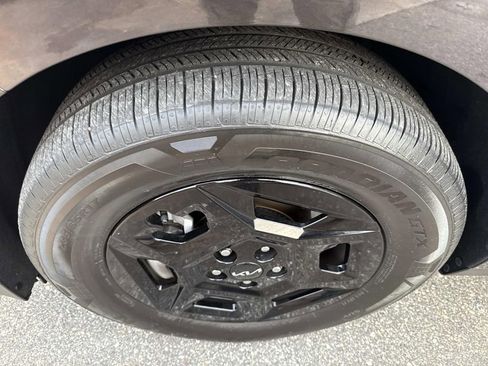 Used 2026 Kia Carnival image 12