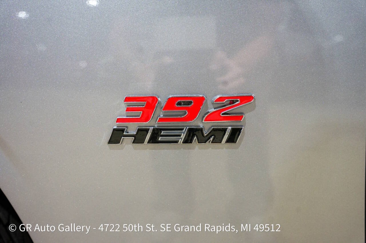 Used 2013 Dodge Challenger SRT8 w/ Harman Kardon Audio Group RWD image 23