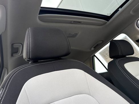 Certified 2024 Hyundai Venue SEL image 17