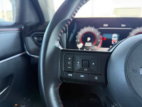 Used 2025 Nissan Kicks SR FWD image 20