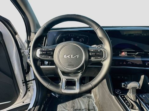Certified 2024 Kia Sportage EX FWD image 11