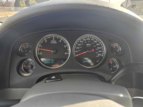 Used 2011 Chevrolet Avalanche LT w/ Regional Value Package image 15