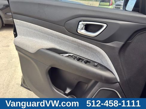 Used 2025 Jeep Compass Latitude w/ Convenience Group AWD/4WD image 21
