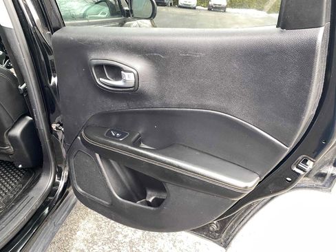 Used 2018 Jeep Compass Latitude w/ Popular Equipment Group image 31