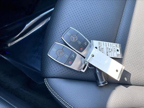 Used 2022 Mercedes-Benz GLC 300 image 13