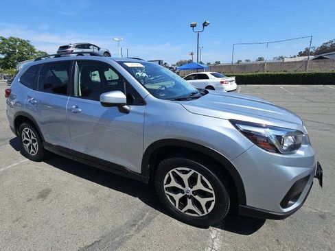 Used 2020 Subaru Forester Premium AWD/4WD image 16