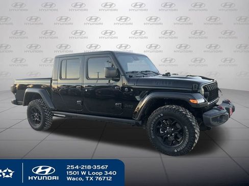Used 2024 Jeep Gladiator Willys image 2