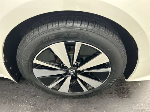 Used 2022 Nissan Altima 2.5 SV w/ SV Premium Package AWD/4WD image 8