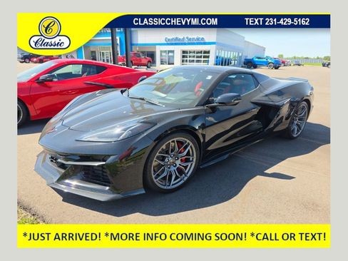 Used 2024 Chevrolet Corvette Z06 RWD image 1