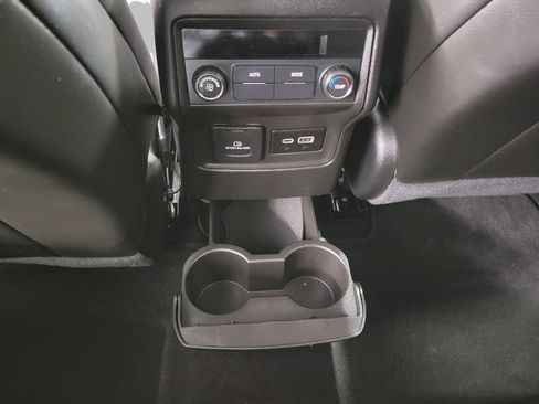 Used 2023 GMC Acadia SLT w/ Trailering Package image 23