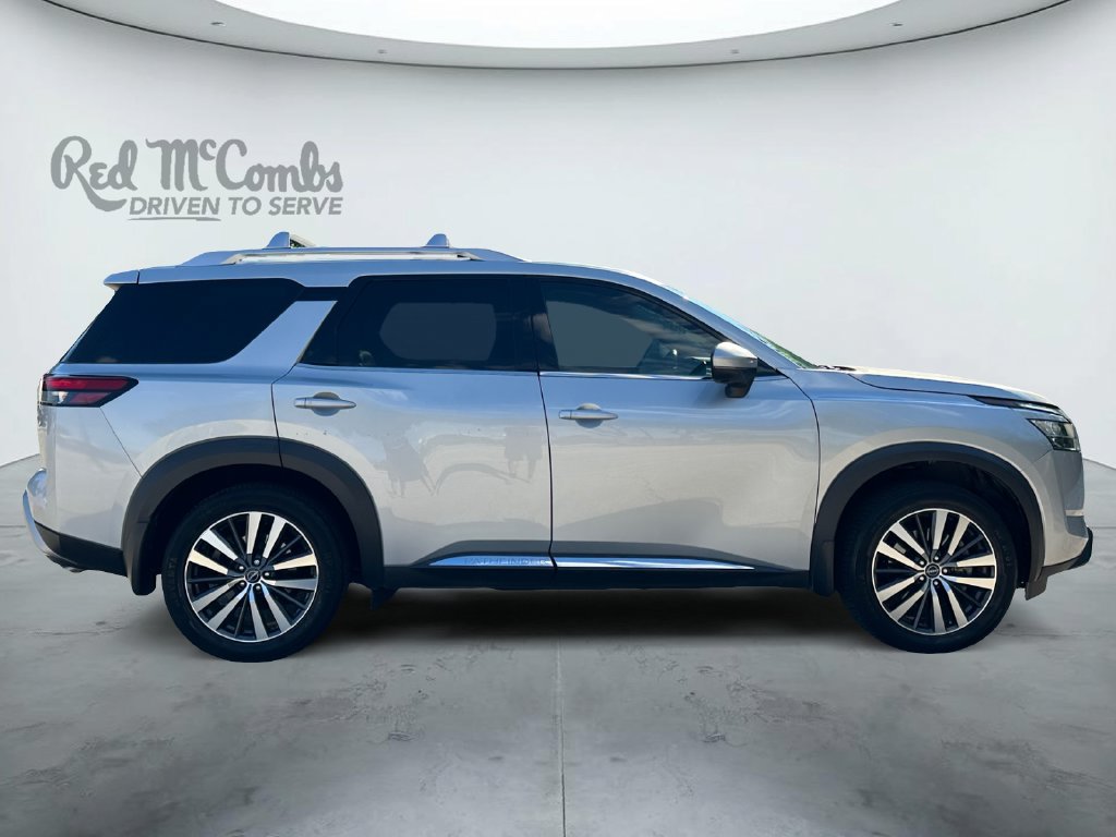 Used 2022 Nissan Pathfinder Platinum w/ Cargo Package FWD image 4