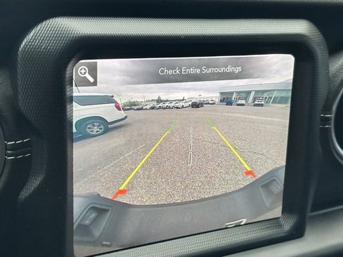 Used 2020 Jeep Gladiator Overland image 10