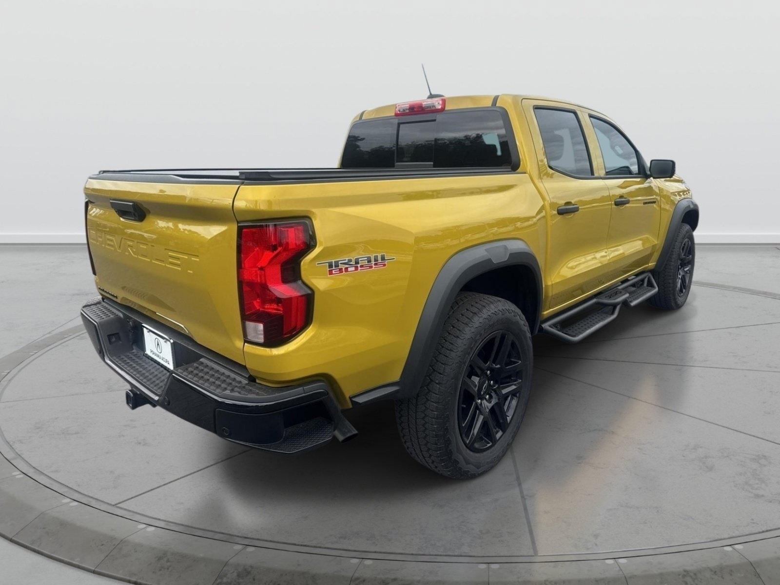 Used 2023 Chevrolet Colorado Trail Boss w/ Technology Package AWD/4WD image 7