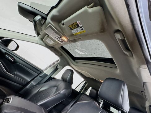 Certified 2021 Toyota Highlander XLE AWD/4WD image 15