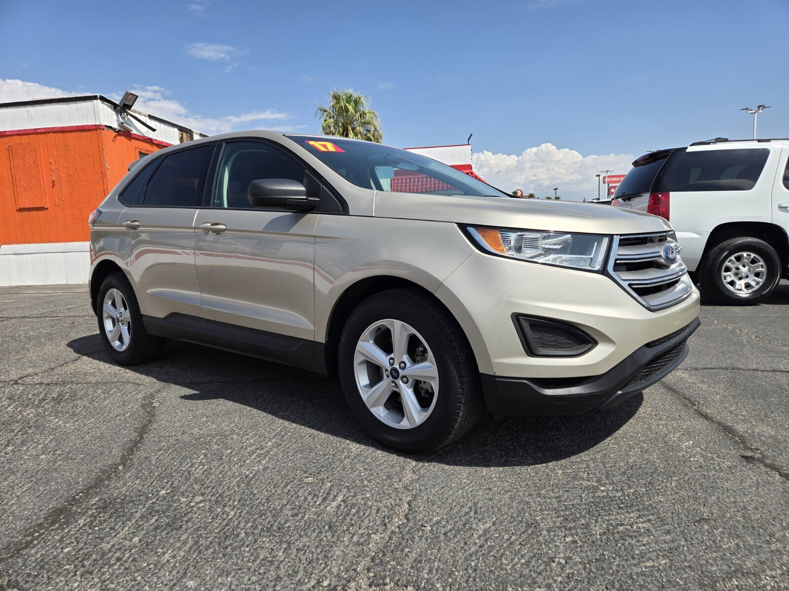 Used 2017 Ford Edge SE FWD image 4