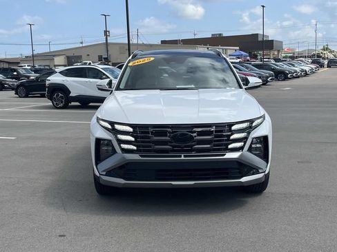 Used 2025 Hyundai Tucson Limited FWD image 2