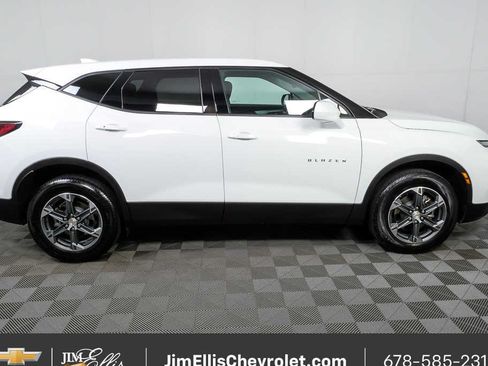 Certified 2025 Chevrolet Blazer LT FWD image 25